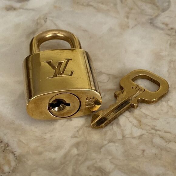 AUTHENTIC Louis Vuitton Padlock & Key #319 - Picture 5 of 6